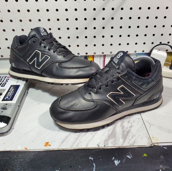 new balance 574 triple black